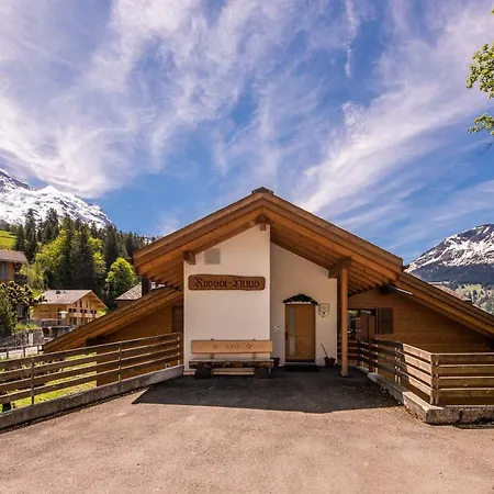 公寓 Roossi-huus 3 *